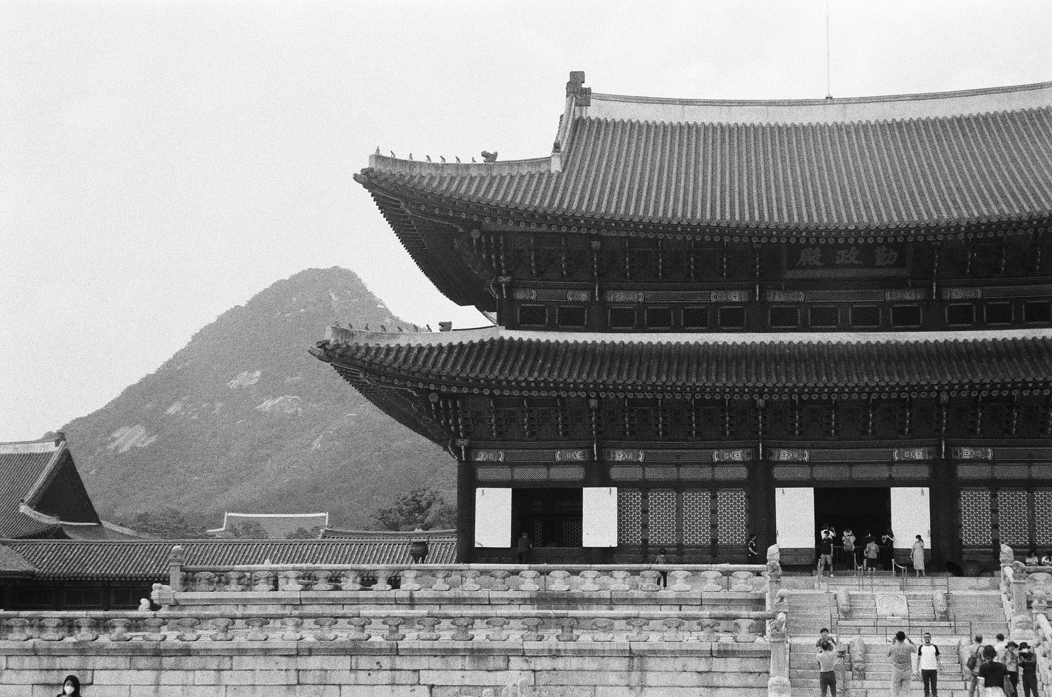 Black and white photo 10